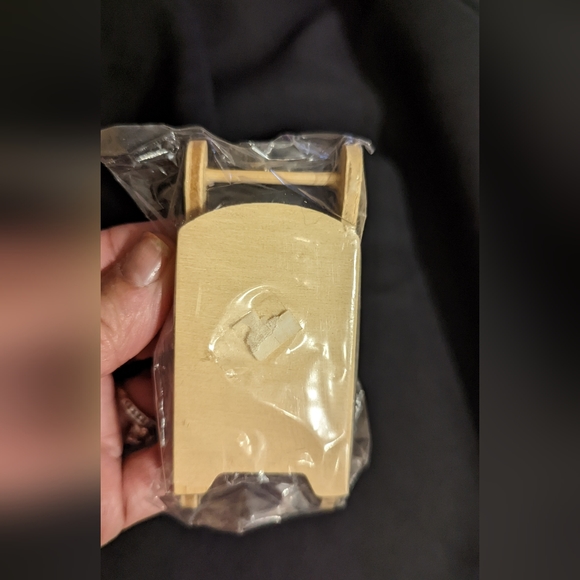 Lot of Christmas unfinished craft wood ornaments - Picture 3 of 8